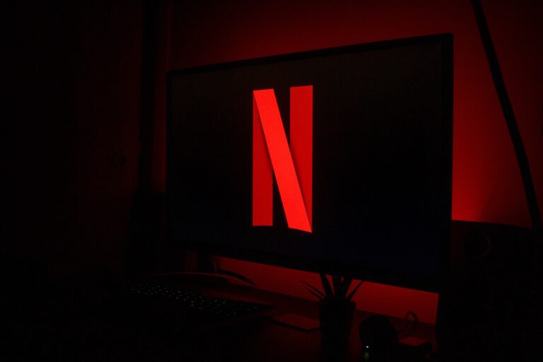 Jakie są kody do Netflix? Zobacz i odkryj ukryte filmy i seriale